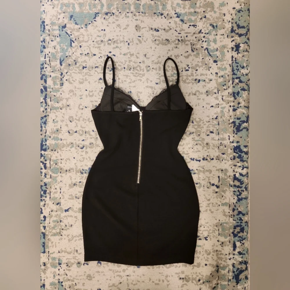 Lace | lbd - Picture 4 of 6